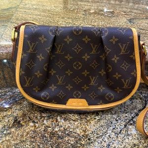 Authentic Louis Vuitton cross body handbag